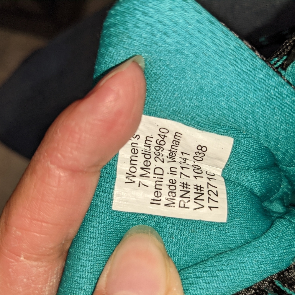 NWOT waterproof hiking shoes by L.L bean - Picture 7 of 16